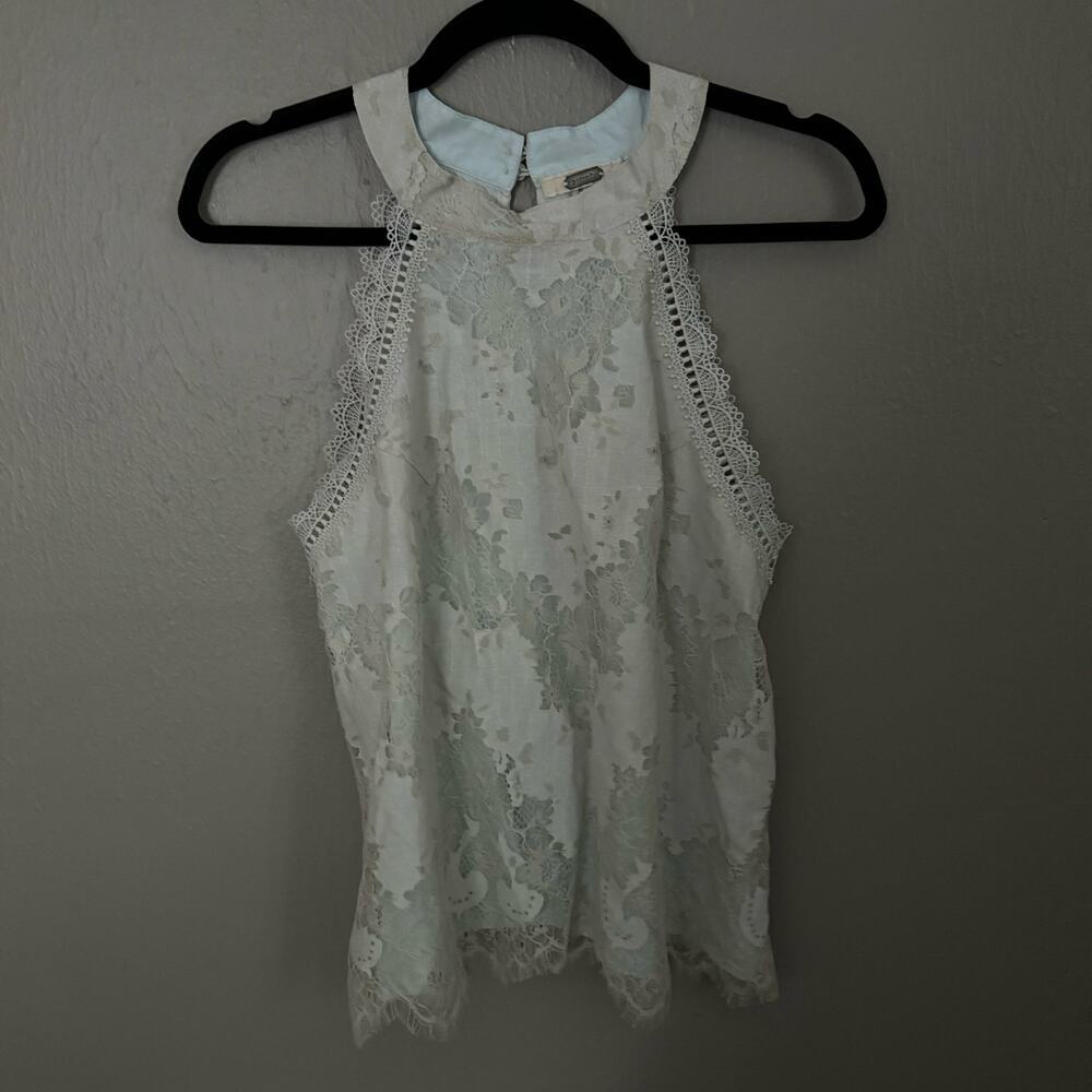 NWT GIMMICKS BY BKE Lace High Neck Tank Top with Blue Underlayer Size Medium